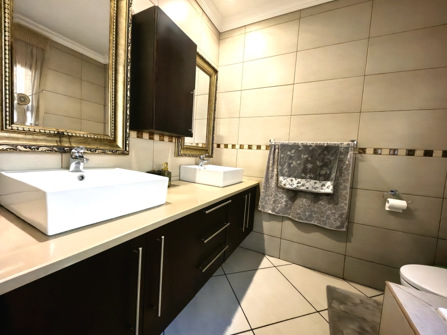 To Let 4 Bedroom Property for Rent in Cashan North West
